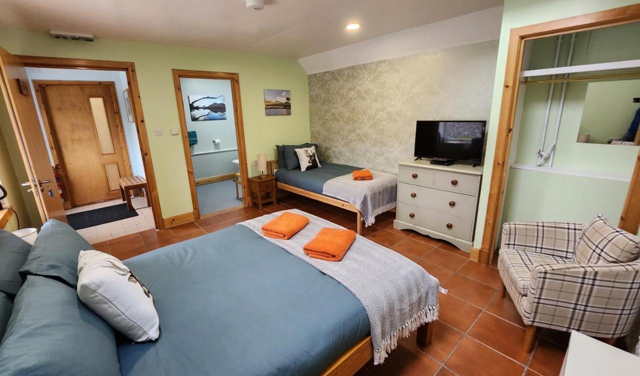 Inchnadamph Explorers Lodge Экстерьер фото